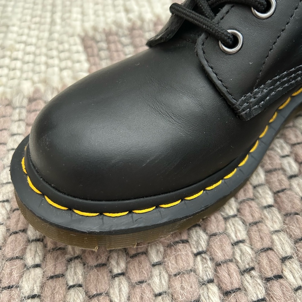 Dr. Martens 1460 Black Boots Women’s 7 EUC / Like New - Picture 5 of 7